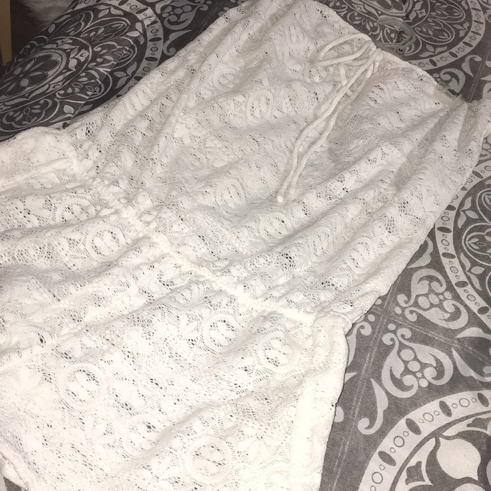 Victoria Secret - Picture 2 of 5